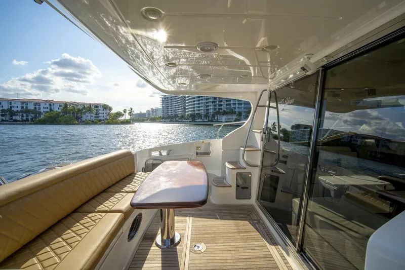  Yacht Photos Pics 2014 Azimut 48 Flybridge - Image 45