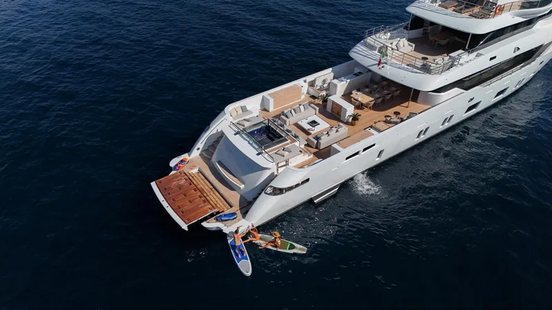 Oceanic 143 Yacht Photos Pics 