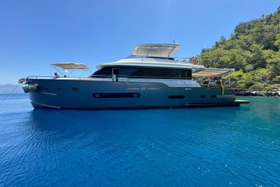 Yacht