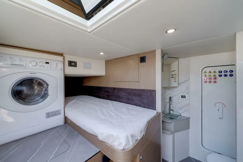  Yacht Photos Pics 2023 Absolute 60 Fly Prisma - Image 54