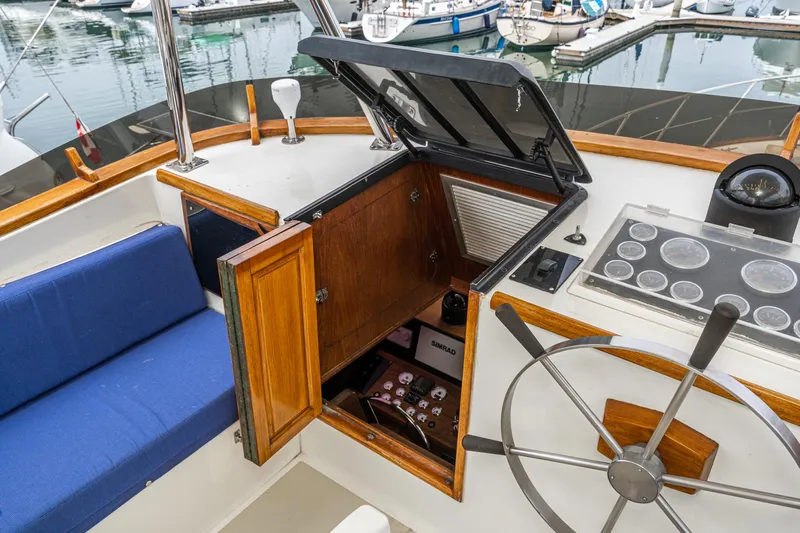 Calypseau Yacht Photos Pics 