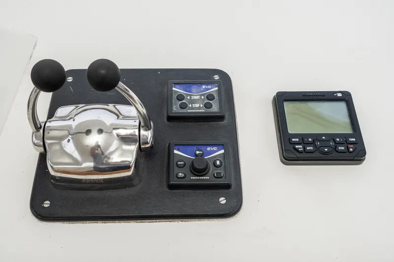 Calypseau Yacht Photos Pics 