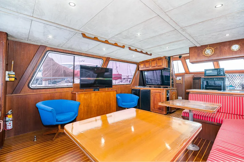 Calypseau Yacht Photos Pics 