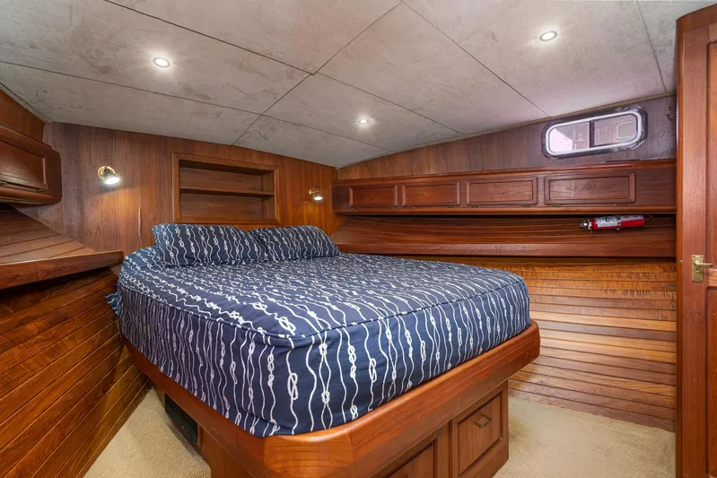 Calypseau Yacht Photos Pics 