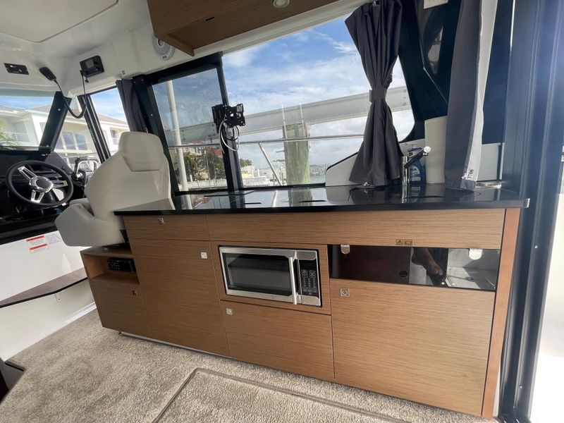 2021 Jeanneau NC 1095 Flybridge