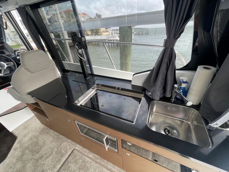 2021 Jeanneau NC 1095 Flybridge