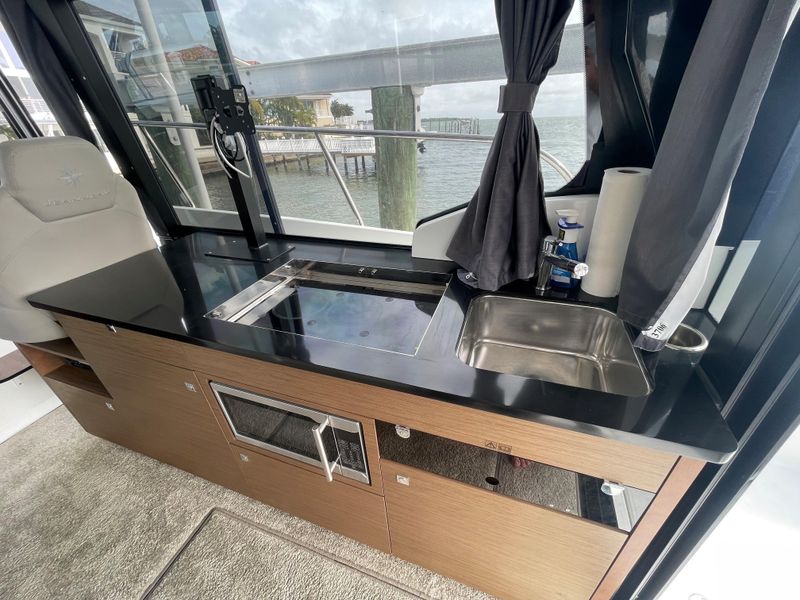 2021 Jeanneau NC 1095 Flybridge