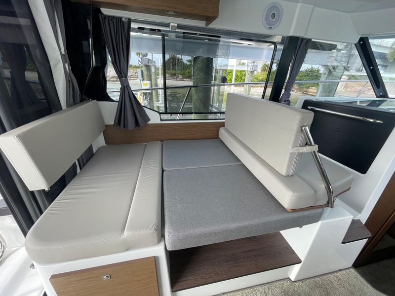 2021 Jeanneau NC 1095 Flybridge