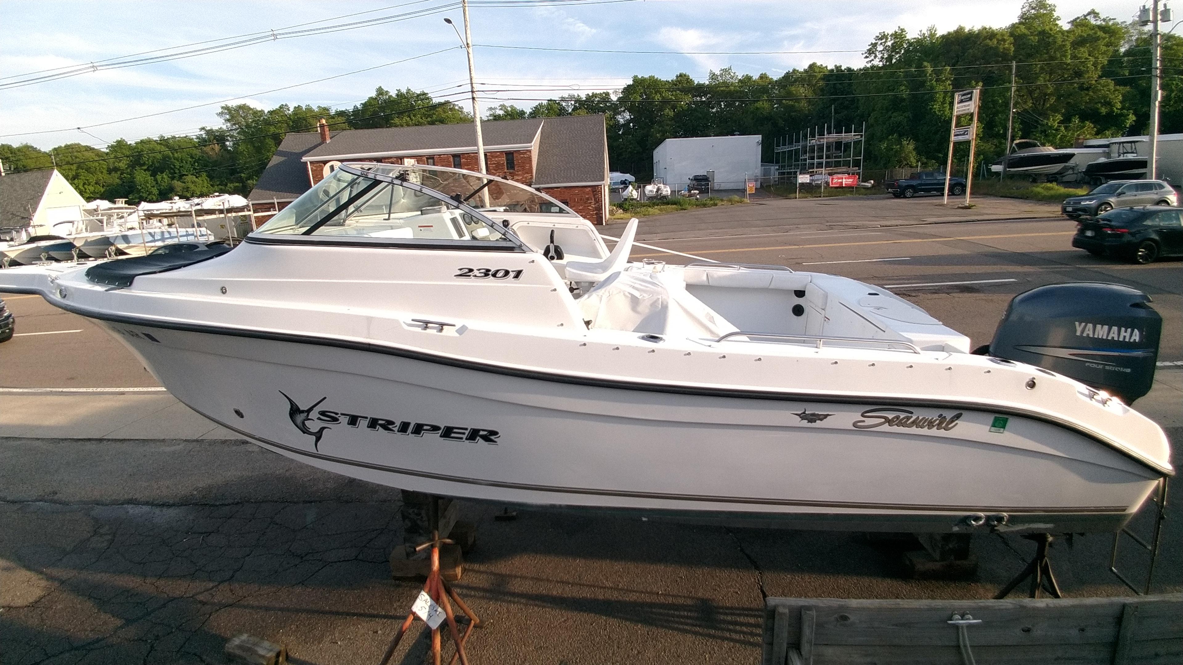 2005 Seaswirl Striper 2301 Dual Console O/B Saltwater Fishing for sale ...