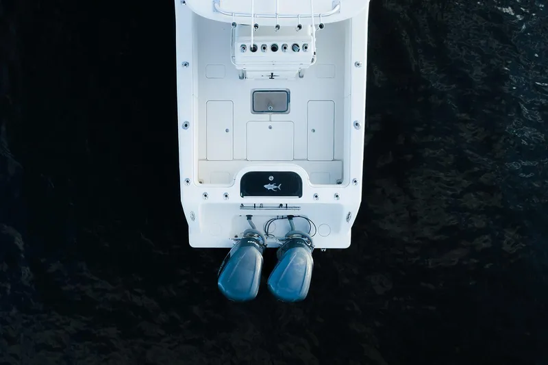 Dominion Yacht Photos Pics Top view of 2007 Invincible 33 Open Fisherman boat with dual engines.