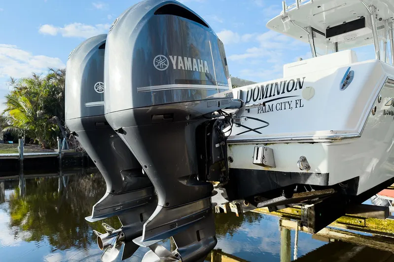 Dominion Yacht Photos Pics 2007 Invincible 33 Open Fisherman with Yamaha outboard engines, docked in Palm City, FL.