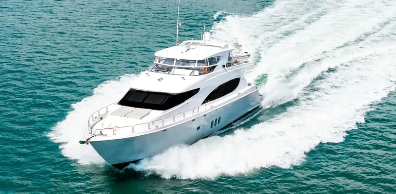  Yacht Photos Pics 2011 Hatteras 80 Motor Yacht - Image 12