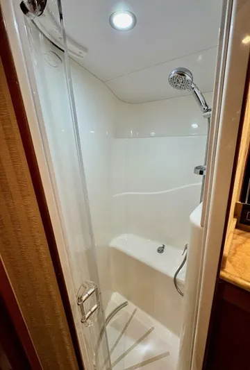  Yacht Photos Pics 2008 Hatteras 64 My - Image 26