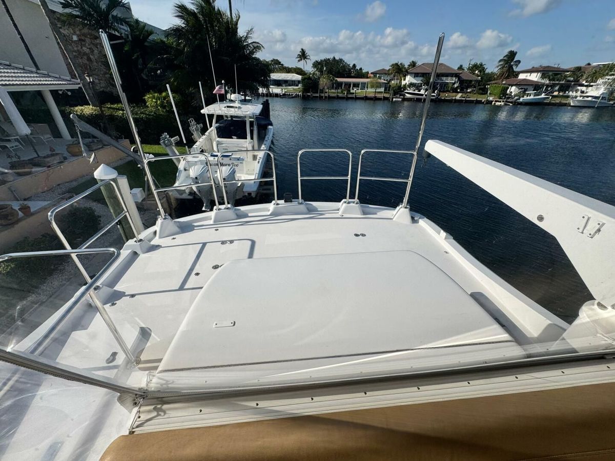 2008 Hatteras 64 