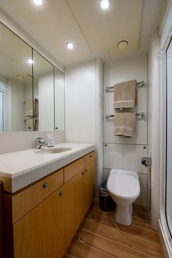 Mizu - Oceanfast Motor Yacht Yacht Photos Pics 