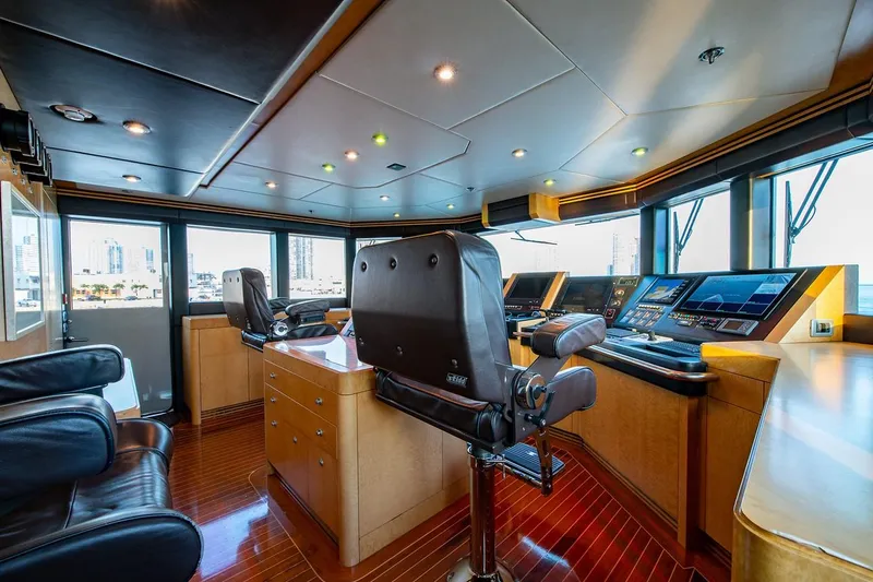 Mizu - Oceanfast Motor Yacht Yacht Photos Pics 