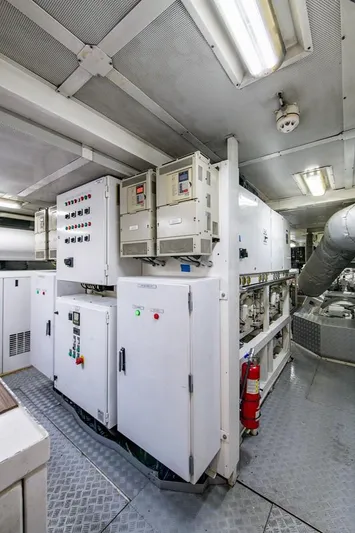 Mizu - Oceanfast Motor Yacht Yacht Photos Pics 