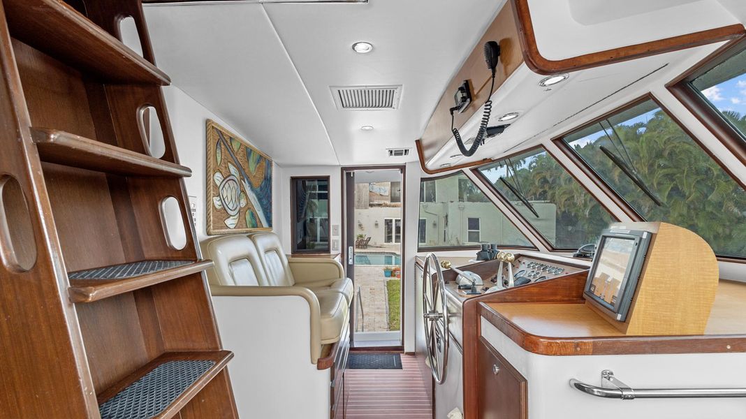 1987 Hatteras Cockpit Motor Yacht