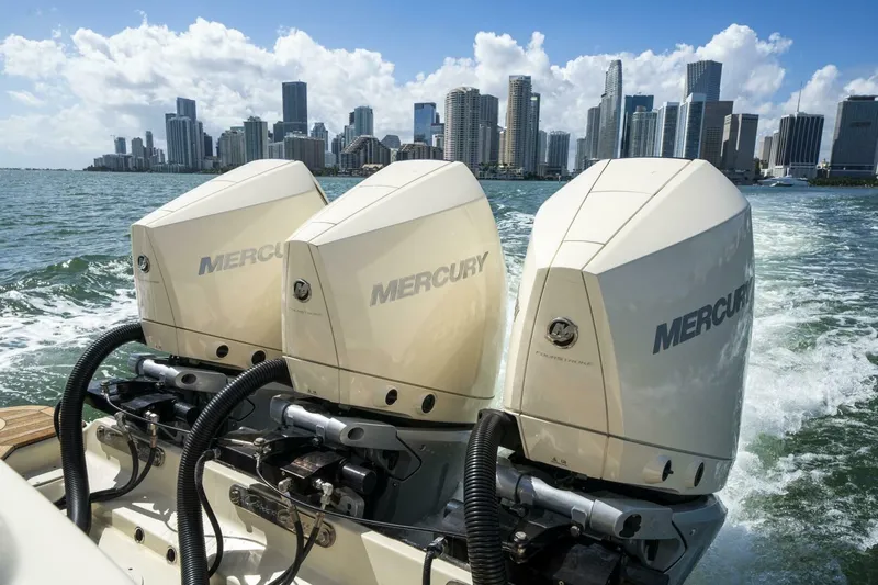  Yacht Photos Pics 2022 Chris-craft Catalina 34 - Image 13