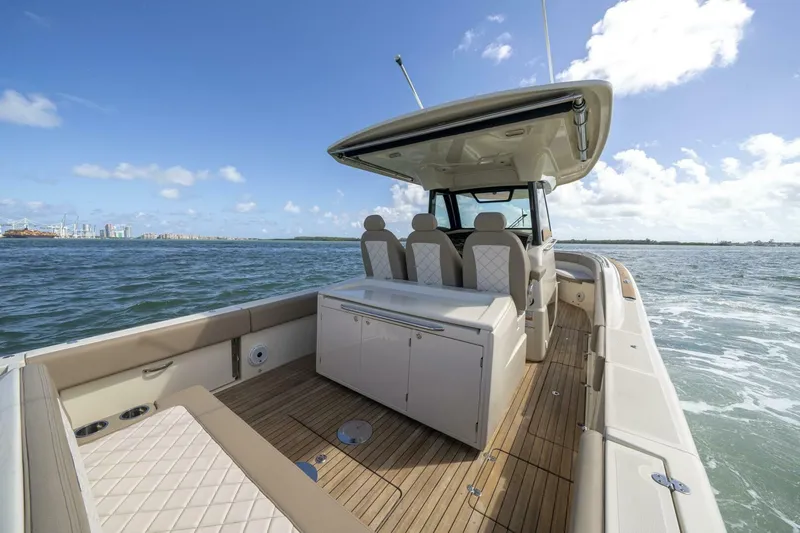  Yacht Photos Pics 2022 Chris-craft Catalina 34 - Image 18