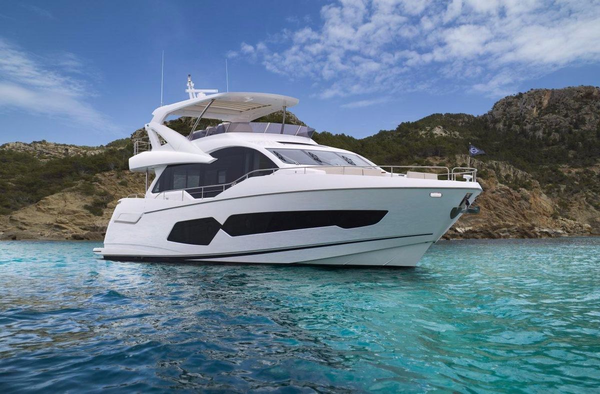 2018 Sunseeker 76 