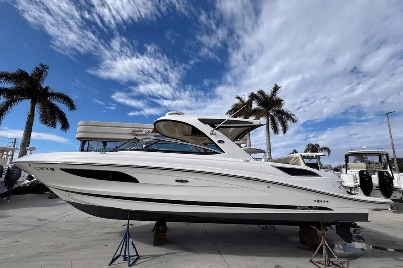 Jewel II Yacht Photos Pics 