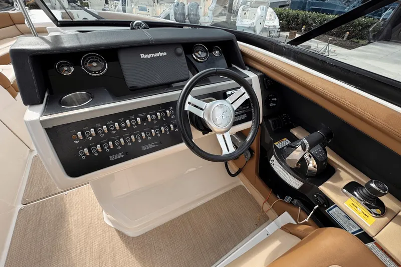 Jewel II Yacht Photos Pics 