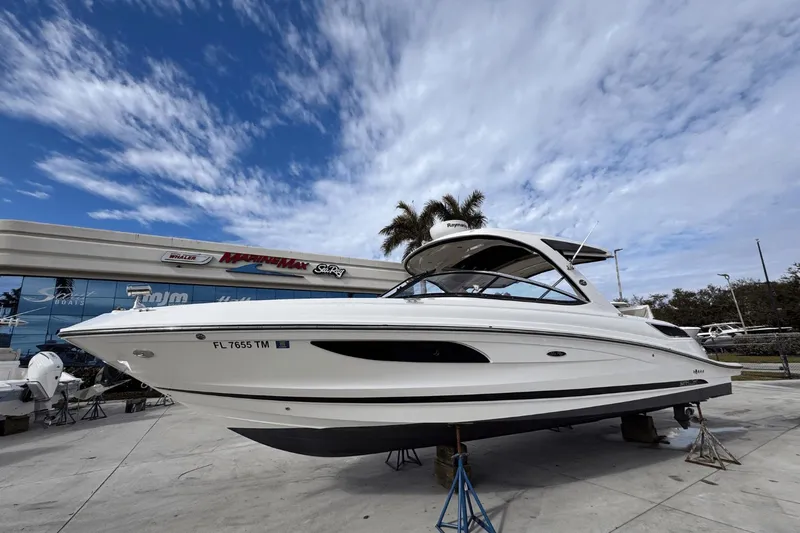 Jewel II Yacht Photos Pics 