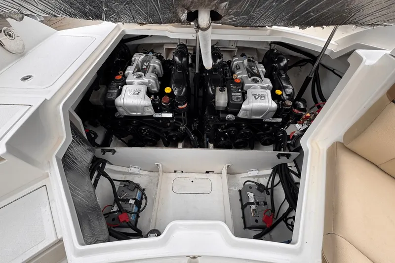 Jewel II Yacht Photos Pics 