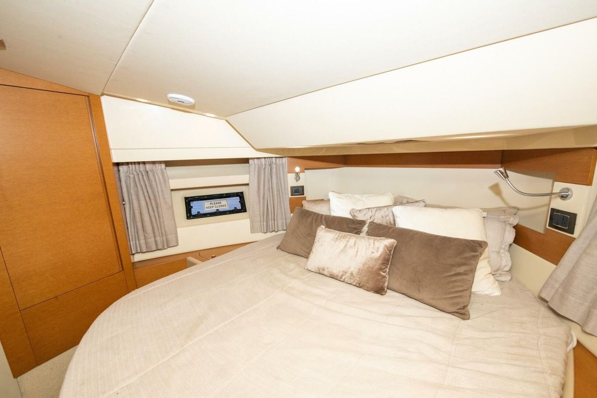 2017 Azimut 42 