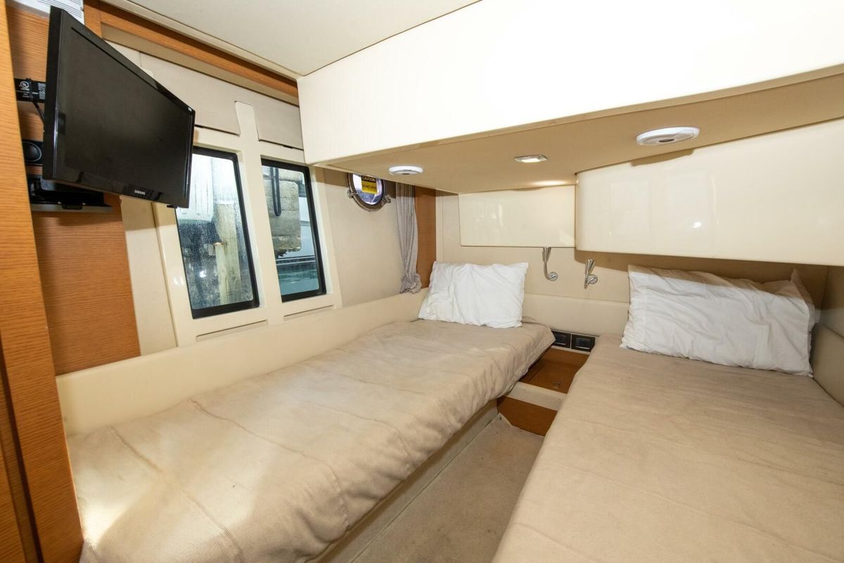 2017 Azimut 42 