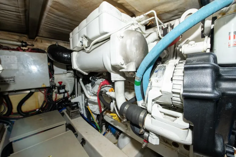  Yacht Photos Pics 2017 Azimut 42 Fly - Image 36