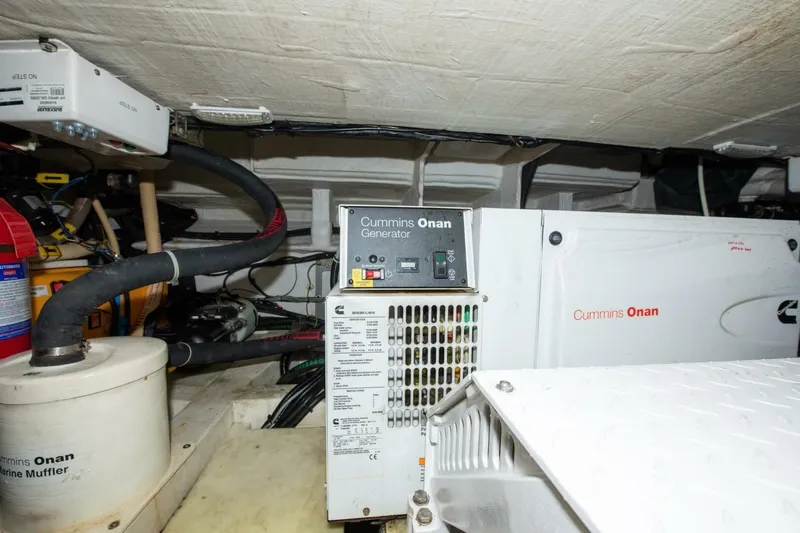  Yacht Photos Pics 2017 Azimut 42 Fly - Image 37