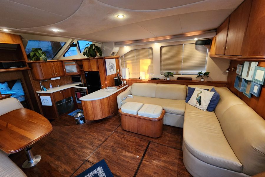 2003 Silverton 43 Motor Yacht