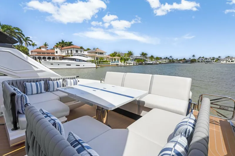  Yacht Photos Pics 2023 Sunseeker Superhawk 55 - Image 26