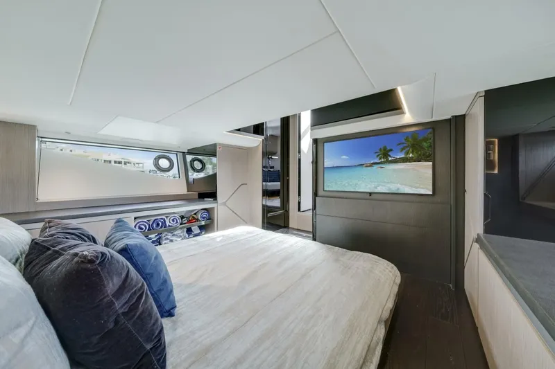  Yacht Photos Pics 2023 Sunseeker Superhawk 55 - Image 45