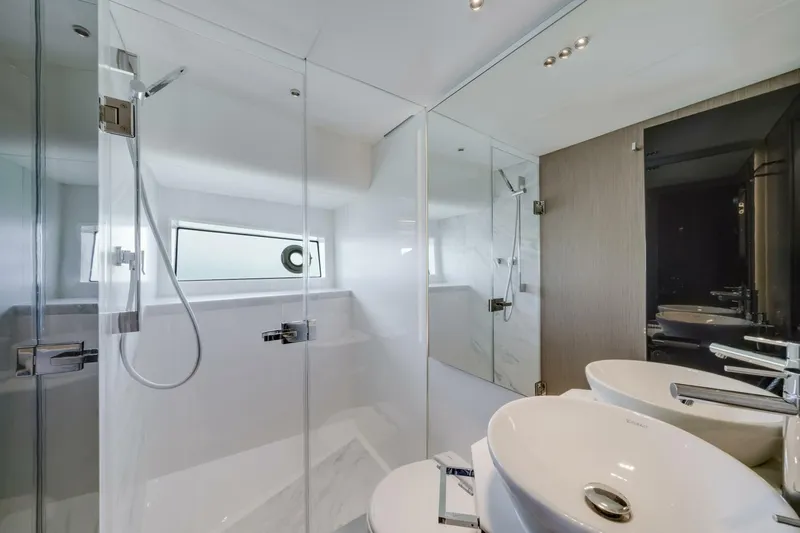  Yacht Photos Pics 2023 Sunseeker Superhawk 55 - Image 46