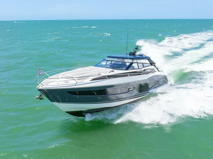  Yacht Photos Pics 2023 Sunseeker Superhawk 55 - Image 4