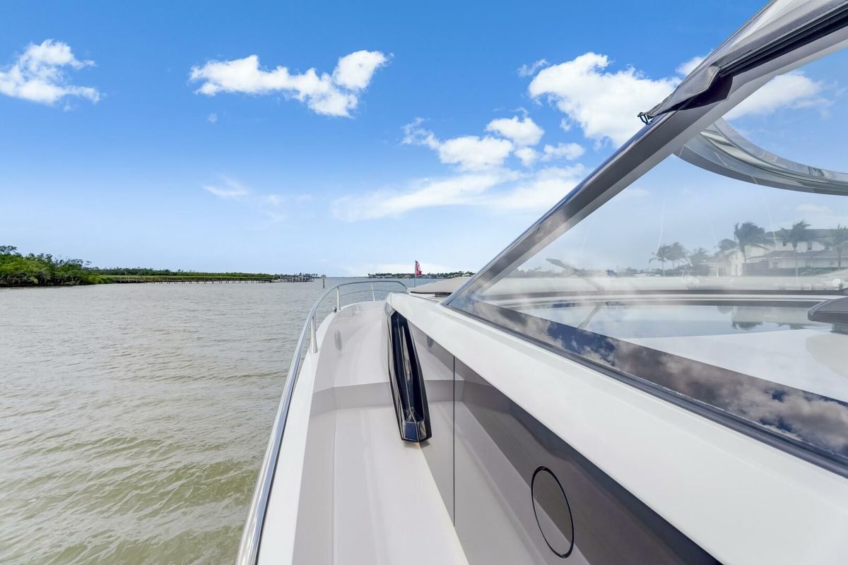 2023 Sunseeker 55 