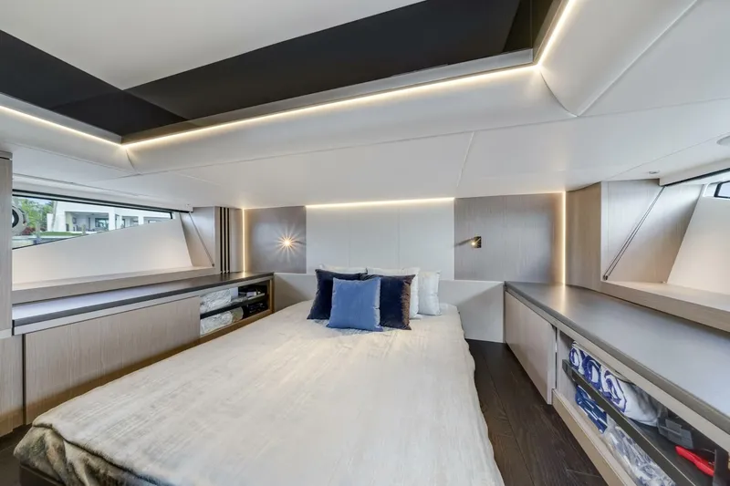  Yacht Photos Pics 2023 Sunseeker Superhawk 55 - Image 44