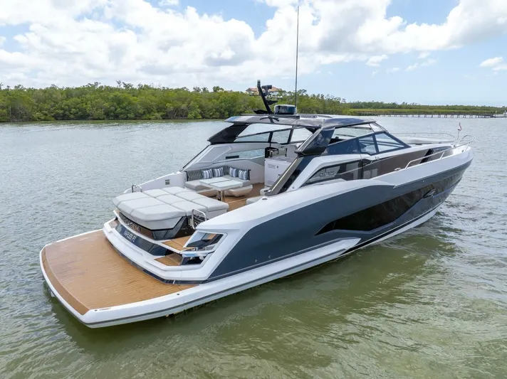  Yacht Photos Pics 2023 Sunseeker Superhawk 55 - Image 11