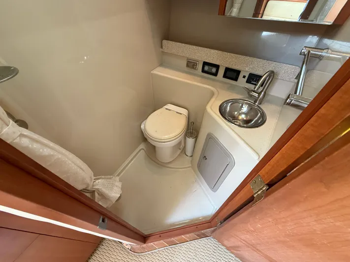  Yacht Photos Pics 2008 RAMPAGE 33 EXPRESS - Image 49