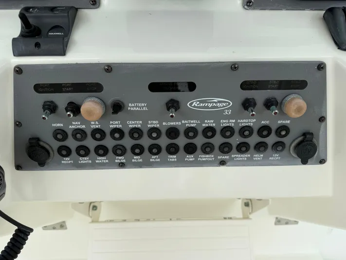  Yacht Photos Pics 2008 RAMPAGE 33 EXPRESS - Image 39