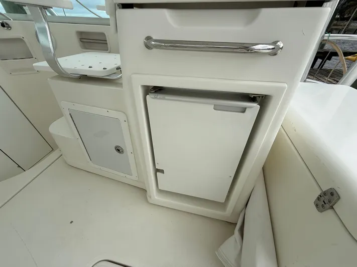  Yacht Photos Pics 2008 RAMPAGE 33 EXPRESS - Image 31