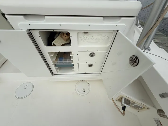  Yacht Photos Pics 2008 RAMPAGE 33 EXPRESS - Image 30