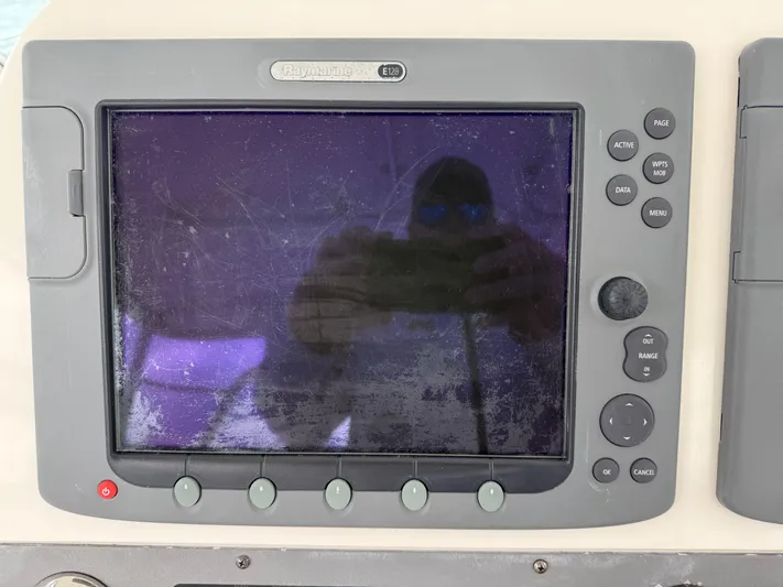  Yacht Photos Pics 2008 RAMPAGE 33 EXPRESS - Image 34