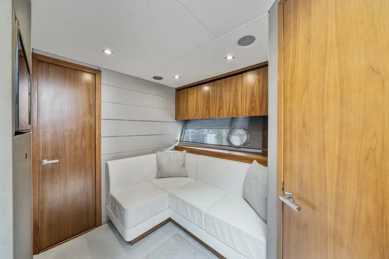  Yacht Photos Pics 2018 Sunseeker Predator 57 - Image 27