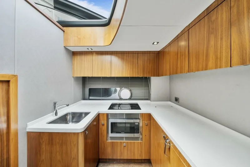  Yacht Photos Pics 2018 Sunseeker Predator 57 - Image 24