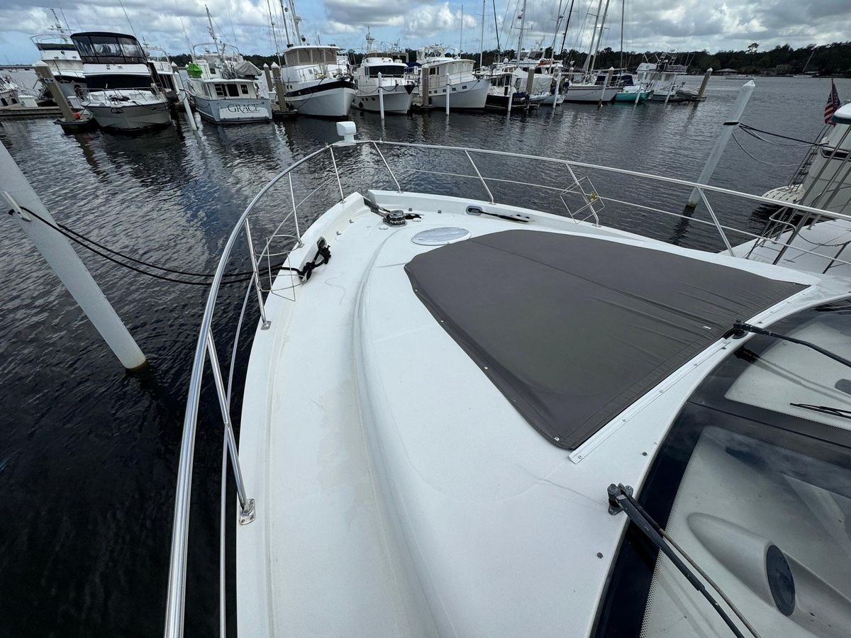 2006 Carver 56 