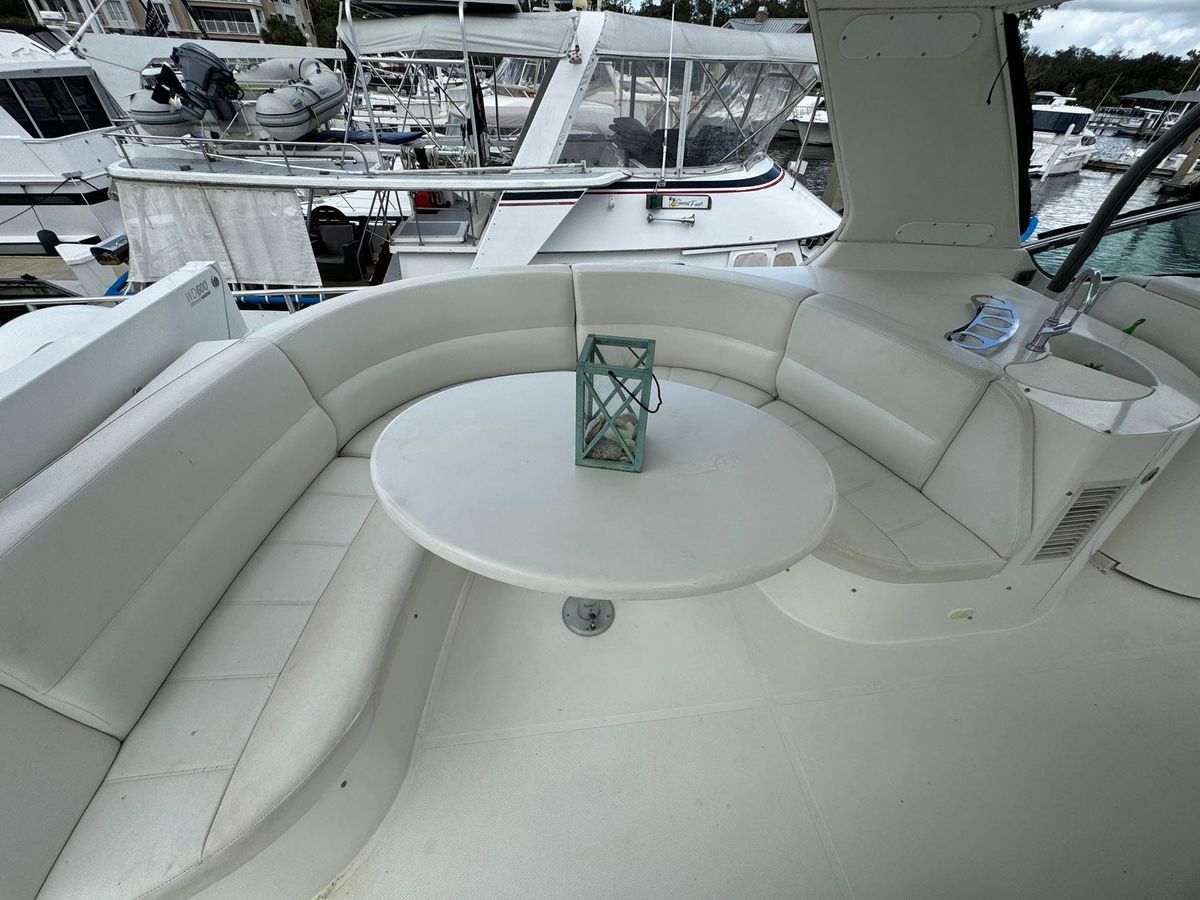 2006 Carver 56 